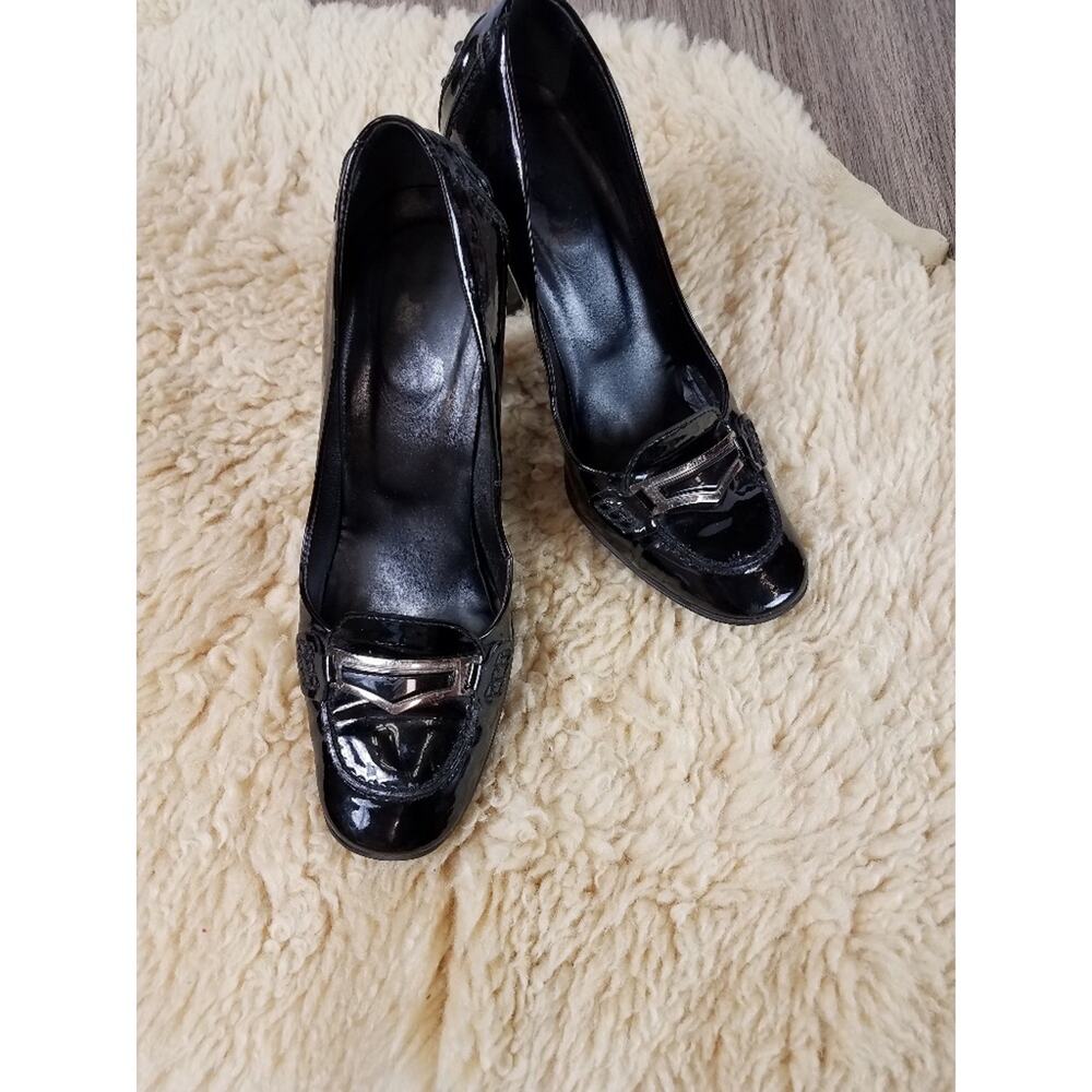 Tod's black patent‎ leather pumps size 36, buckle accent